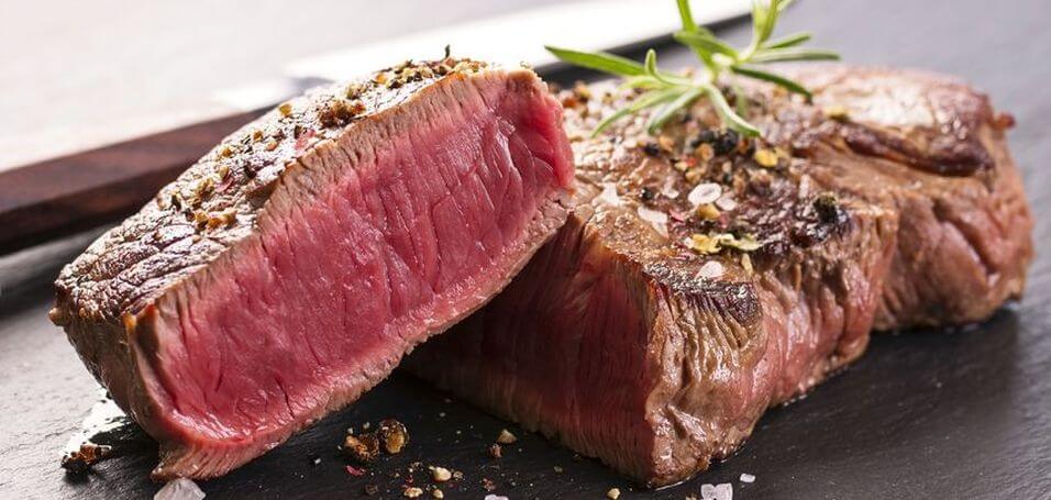 Красное мясо содержит карнитин